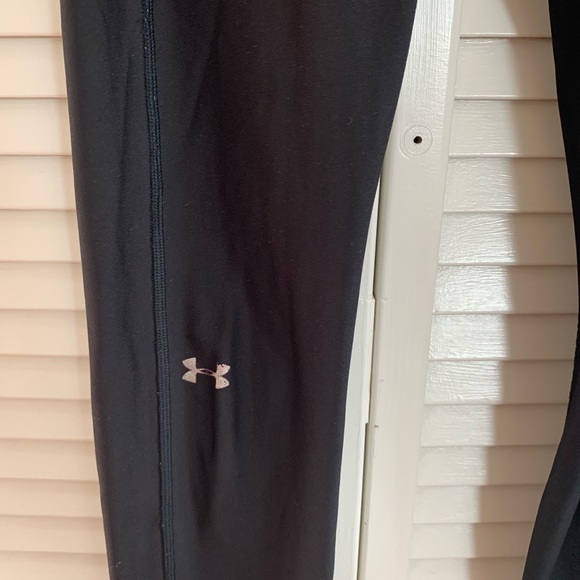 BLACK UNDERARMOUR LEGGINGS - Picture 2 of 5